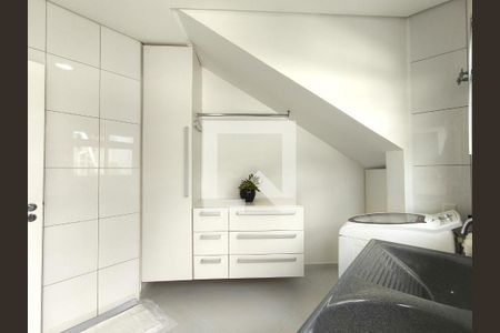 Casa de condomínio à venda com 452m², 3 quartos e 4 vagas Casa de condomínio à venda com 452m², 3 quartos e 4 vagasÁrea de Serviço