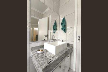 Casa de condomínio à venda com 452m², 3 quartos e 4 vagas Casa de condomínio à venda com 452m², 3 quartos e 4 vagasSuíte 3