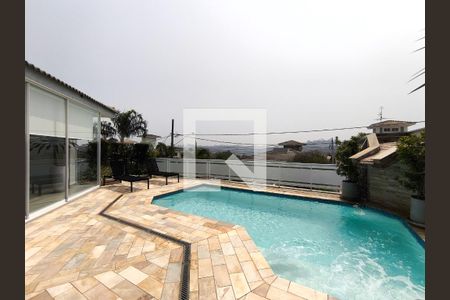 Casa de condomínio à venda com 452m², 3 quartos e 4 vagas Casa de condomínio à venda com 452m², 3 quartos e 4 vagasÁrea comum