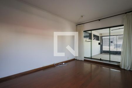 Sala de casa à venda com 3 quartos, 200m² em Vila Maria Luisa, São Paulo