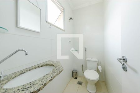 Lavabo de apartamento para alugar com 2 quartos, 133m² em João Pinheiro, Belo Horizonte