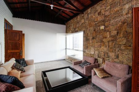 Sala de casa à venda com 4 quartos, 277m² em Santo Antônio, Belo Horizonte