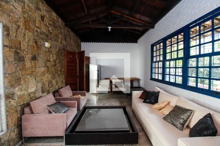 Sala de casa à venda com 4 quartos, 277m² em Santo Antônio, Belo Horizonte