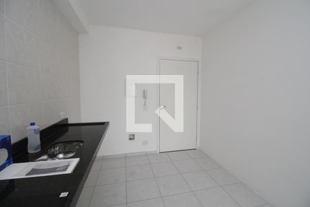 Sala/Cozinha de apartamento para alugar com 1 quarto, 49m² em Vila Granada, São Paulo