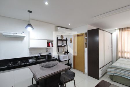 Sala, Copa e Cozinha de kitnet/studio para alugar com 1 quarto, 33m² em Indaiá, Belo Horizonte