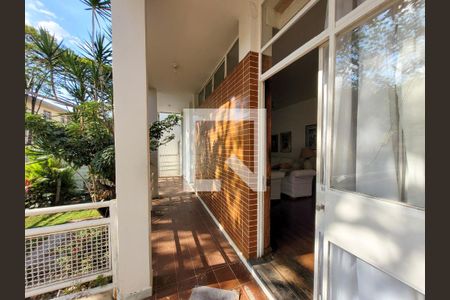 Sacada de casa à venda com 3 quartos, 256m² em Santo Antônio, Belo Horizonte