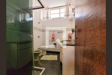 Banheiro Social de casa à venda com 3 quartos, 256m² em Santo Antônio, Belo Horizonte