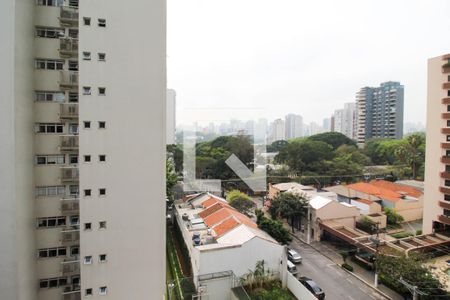 Vista de kitnet/studio para alugar com 1 quarto, 28m² em Moema, São Paulo