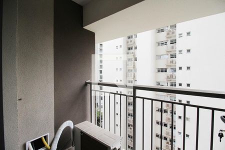 Varanda de kitnet/studio para alugar com 1 quarto, 28m² em Moema, São Paulo