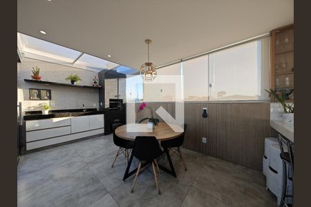 Cozinha de apartamento à venda com 3 quartos, 128m² em Santa Monica, Belo Horizonte