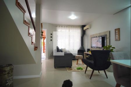 Sala de casa de condomínio à venda com 2 quartos, 96m² em Morro Santana, Porto Alegre