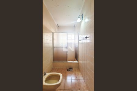 Banheiro de apartamento à venda com 1 quarto, 60m² em Centro, Campinas