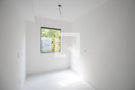 Sala de apartamento para alugar com 1 quarto, 24m² em Trindade, São Gonçalo