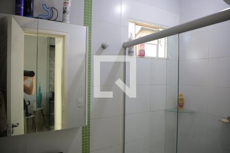 Banheiro de casa de condomínio para alugar com 3 quartos, 132m² em Residencial Center Ville, Goiânia