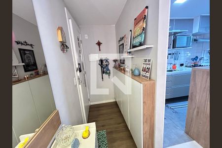 Corredor de entrada de apartamento à venda com 2 quartos, 47m² em Vista Alegre, Rio de Janeiro