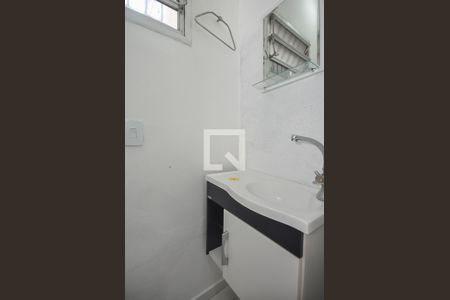 Lavabo de casa para alugar com 1 quarto, 30m² em Jardim Umarizal, São Paulo