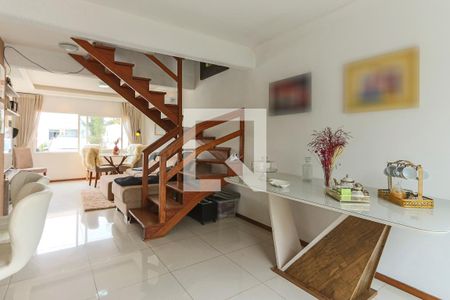 Sala de casa à venda com 2 quartos, 90m² em Hípica, Porto Alegre