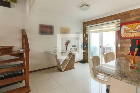 Sala de casa à venda com 2 quartos, 90m² em Hípica, Porto Alegre