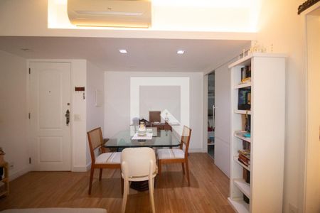 Sala de apartamento à venda com 2 quartos, 95m² em Jardim Botânico, Rio de Janeiro