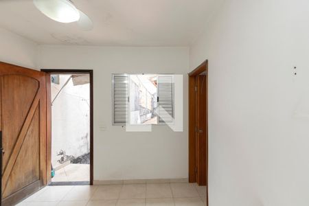 Casa à venda com 169m², 4 quartos e 2 vagas Casa à venda com 169m², 4 quartos e 2 vagasEdícula - Sala