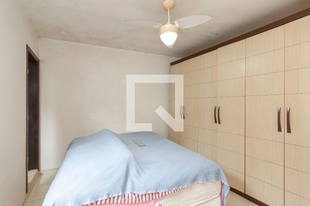 Casa à venda com 169m², 4 quartos e 2 vagas Casa à venda com 169m², 4 quartos e 2 vagasEdícula - Quarto