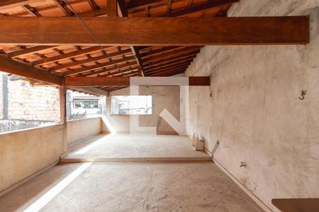 Casa à venda com 169m², 4 quartos e 2 vagas Casa à venda com 169m², 4 quartos e 2 vagasTerraço