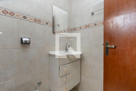 Casa à venda com 169m², 4 quartos e 2 vagas Casa à venda com 169m², 4 quartos e 2 vagasEdícula - Banheiro