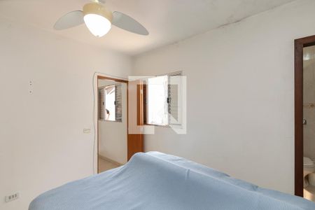 Casa à venda com 169m², 4 quartos e 2 vagas Casa à venda com 169m², 4 quartos e 2 vagasEdícula - Quarto