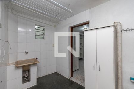 Casa à venda com 169m², 4 quartos e 2 vagas Casa à venda com 169m², 4 quartos e 2 vagasÁrea de Serviço