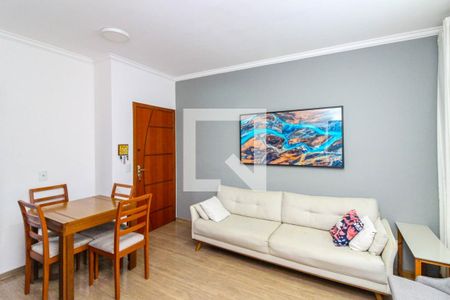 Sala de apartamento à venda com 3 quartos, 70m² em Heliópolis, Belo Horizonte