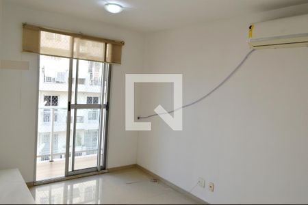 Sala de apartamento para alugar com 2 quartos, 51m² em Taquara, Rio de Janeiro