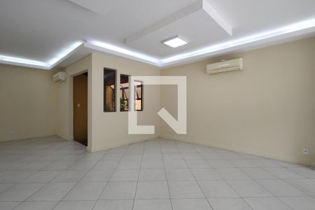 Sala de casa de condomínio à venda com 3 quartos, 180m² em Jacarepaguá, Rio de Janeiro