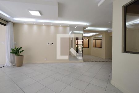 Sala de casa de condomínio para alugar com 3 quartos, 180m² em Jacarepaguá, Rio de Janeiro