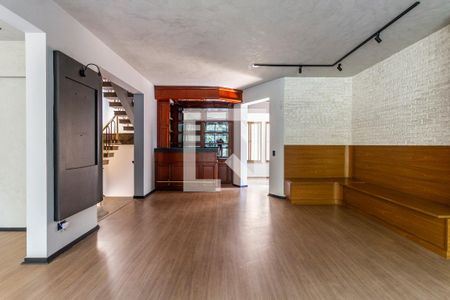 Sala de casa para alugar com 6 quartos, 900m² em Jardim das Bandeiras, São Paulo