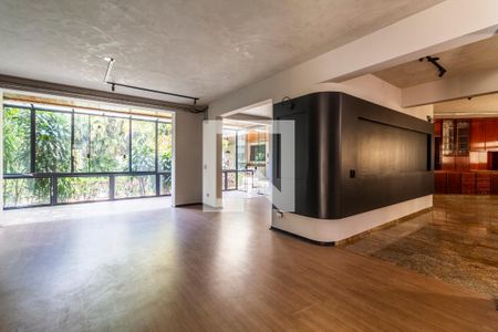 Sala de casa para alugar com 6 quartos, 900m² em Jardim das Bandeiras, São Paulo