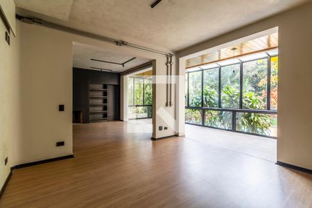 Sala de casa à venda com 6 quartos, 900m² em Jardim das Bandeiras, São Paulo