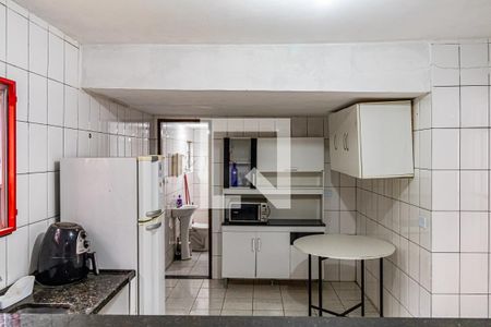 Cozinha de casa para alugar com 1 quarto, 40m² em Cidade São Francisco, São Paulo