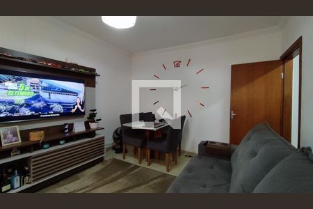 Sala de casa à venda com 2 quartos, 82m² em Parque Xangri-lá, Contagem