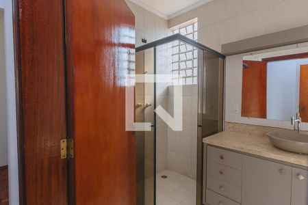 Casa para alugar com 189m², 3 quartos e 4 vagas Casa para alugar com 189m², 3 quartos e 4 vagasBanheiro da Suíte