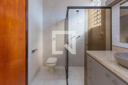 Casa para alugar com 189m², 3 quartos e 4 vagas Casa para alugar com 189m², 3 quartos e 4 vagasBanheiro da Suíte