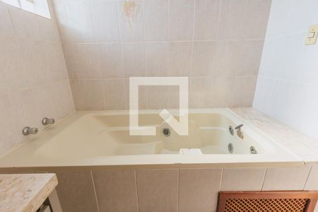 Casa para alugar com 189m², 3 quartos e 4 vagas Casa para alugar com 189m², 3 quartos e 4 vagasBanheiro da Suíte