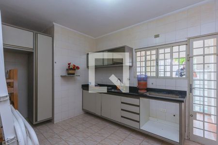 Casa para alugar com 189m², 3 quartos e 4 vagas Casa para alugar com 189m², 3 quartos e 4 vagasCozinha
