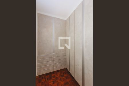 Casa para alugar com 189m², 3 quartos e 4 vagas Casa para alugar com 189m², 3 quartos e 4 vagasCloset