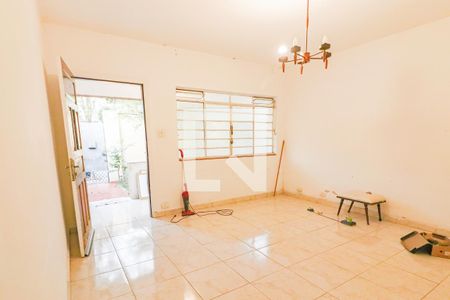 Casa à venda com 340m², 3 quartos e 5 vagasSala