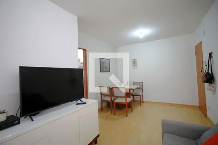 Sala de apartamento à venda com 3 quartos, 68m² em Santa Efigênia, Belo Horizonte