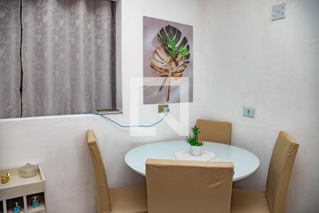 Sala de casa à venda com 4 quartos, 32m² em Piraporinha, Diadema