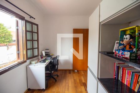 Casa à venda com 392m², 3 quartos e 4 vagas Casa à venda com 392m², 3 quartos e 4 vagasQuarto 2