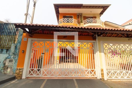 Casa à venda com 392m², 3 quartos e 4 vagas Casa à venda com 392m², 3 quartos e 4 vagasFachada