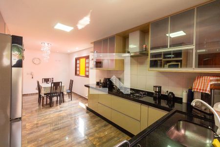 Casa à venda com 392m², 3 quartos e 4 vagas Casa à venda com 392m², 3 quartos e 4 vagasCozinha