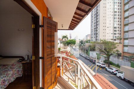 Casa à venda com 392m², 3 quartos e 4 vagas Casa à venda com 392m², 3 quartos e 4 vagasVaranda